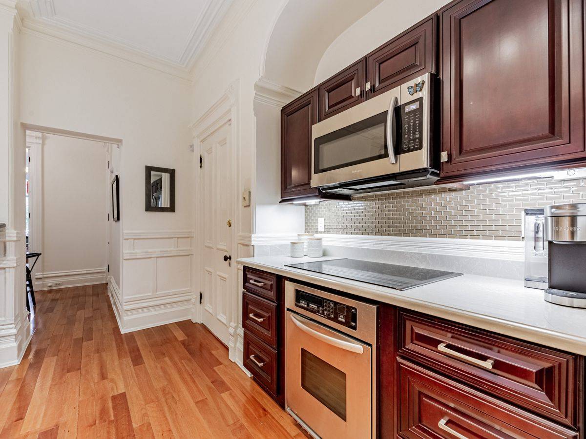 Toronto C08, ON M4X 1N9,50 Rose AVE