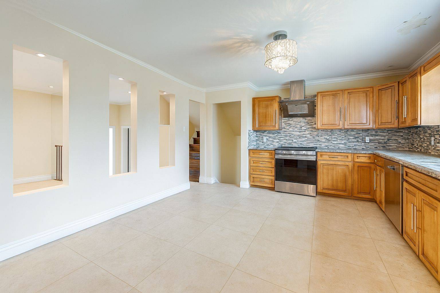 Toronto C12, ON M2L 1M4,23 Birchwood AVE