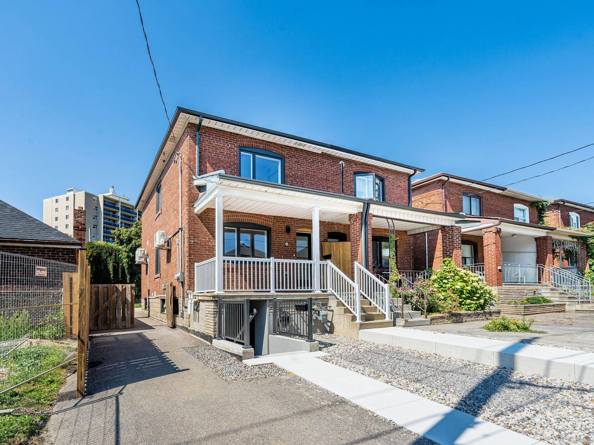 Toronto C03, ON M6E 2G2,6 Greyton CRES #Lower