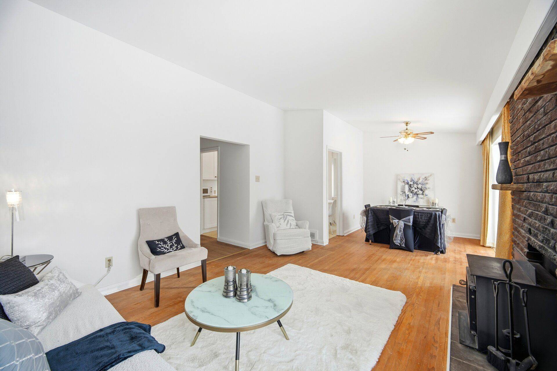 Whitby, ON L1N 3C2,128 Hillcrest DR