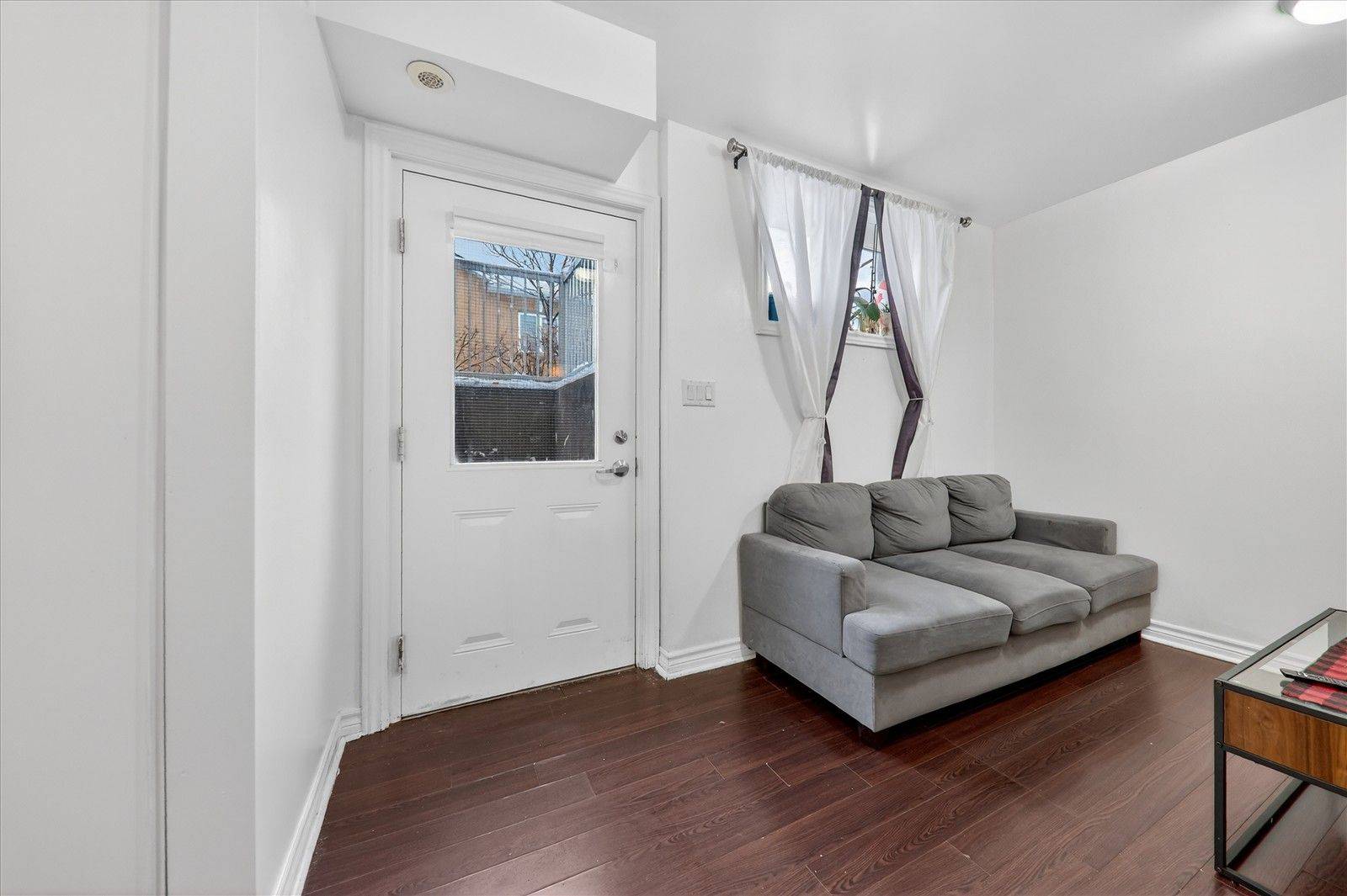 Toronto E11, ON M1B 2Z7,1775 MARKHAM RD #108