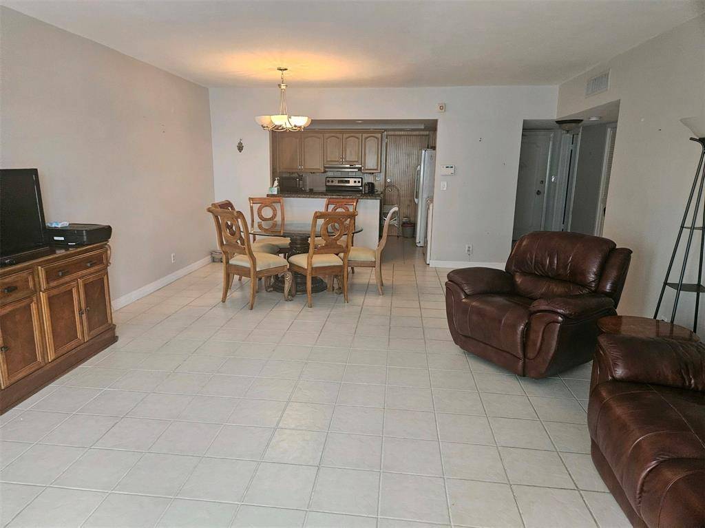 Fort Lauderdale, FL 33308,3850 Galt Ocean Dr #208