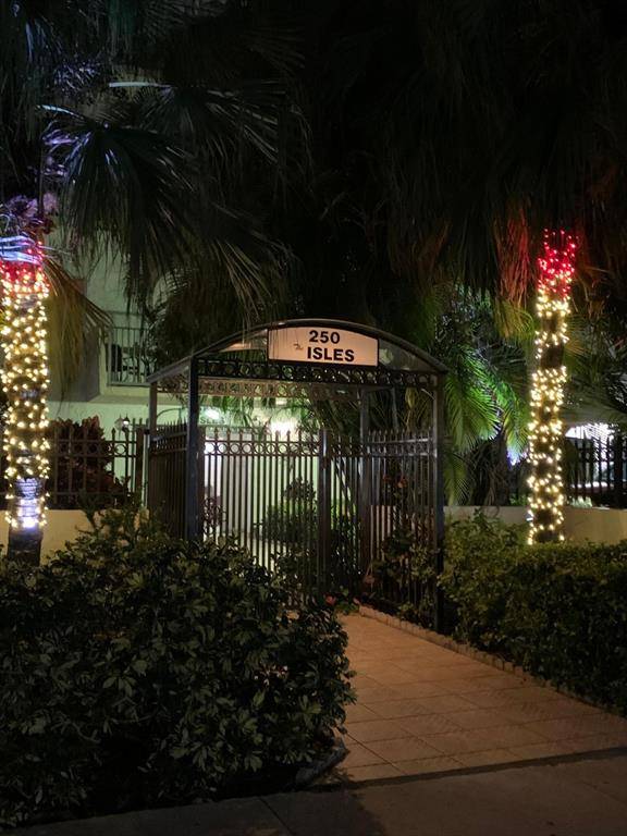 Sunny Isles Beach, FL 33160,250 181st Dr #406