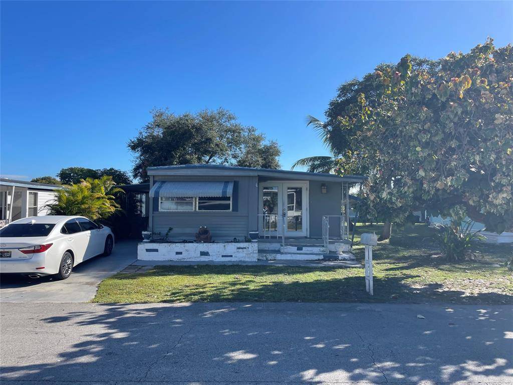 Davie, FL 33324,1670 SW 84th Ave