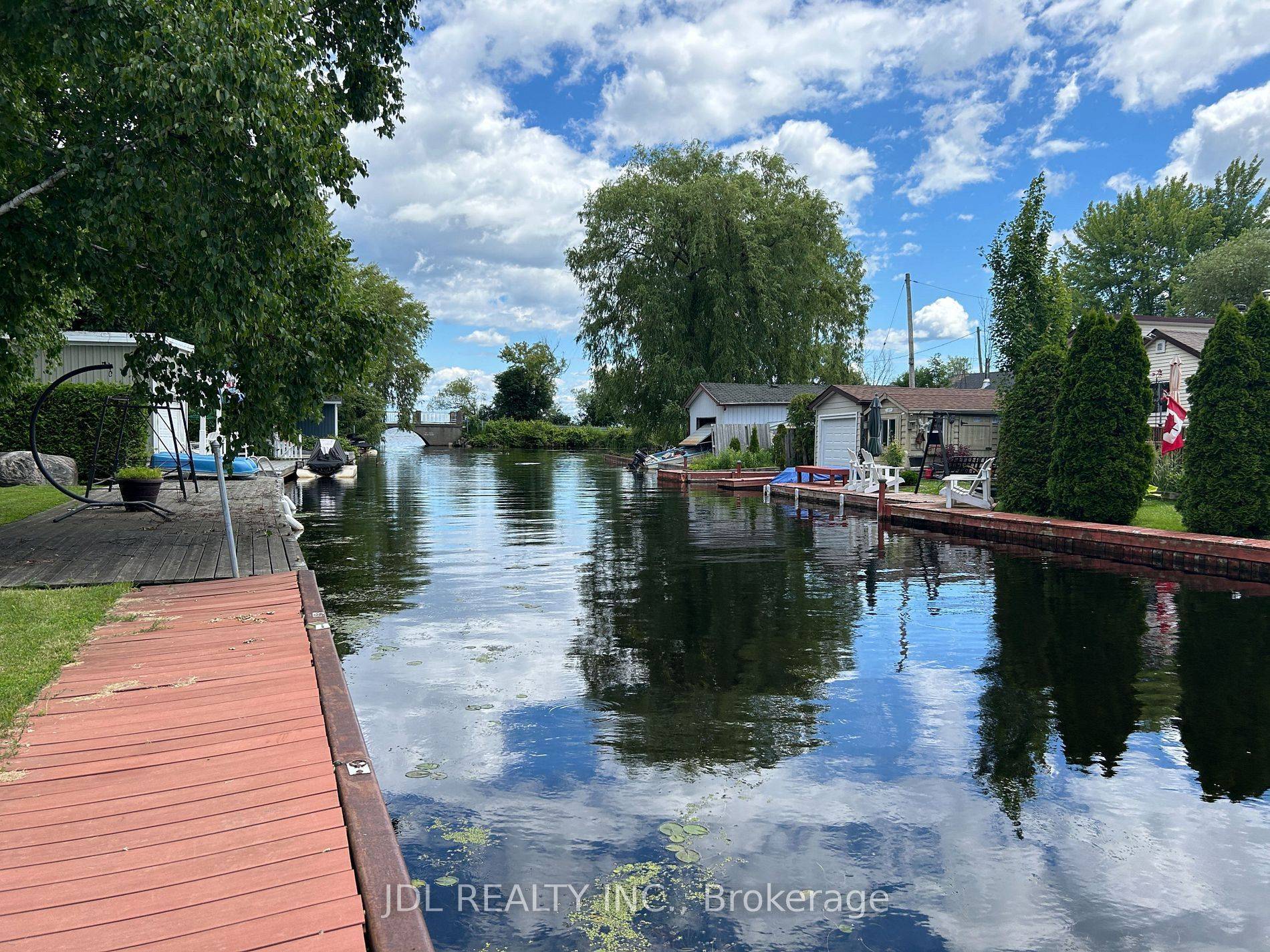 Georgina, ON L4P 3E9,11 Red Robin RD