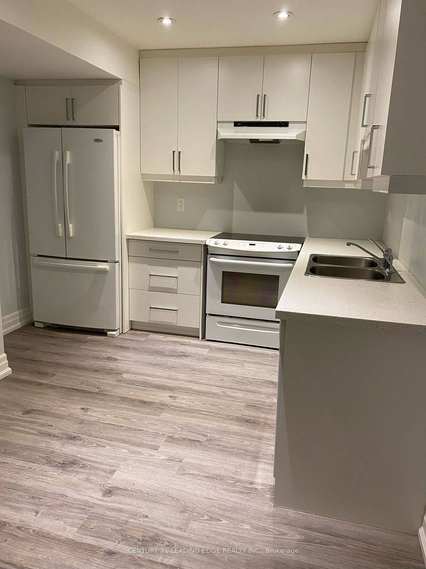 Whitchurch-stouffville, ON L4A 4Y1,108 Manitoba ST