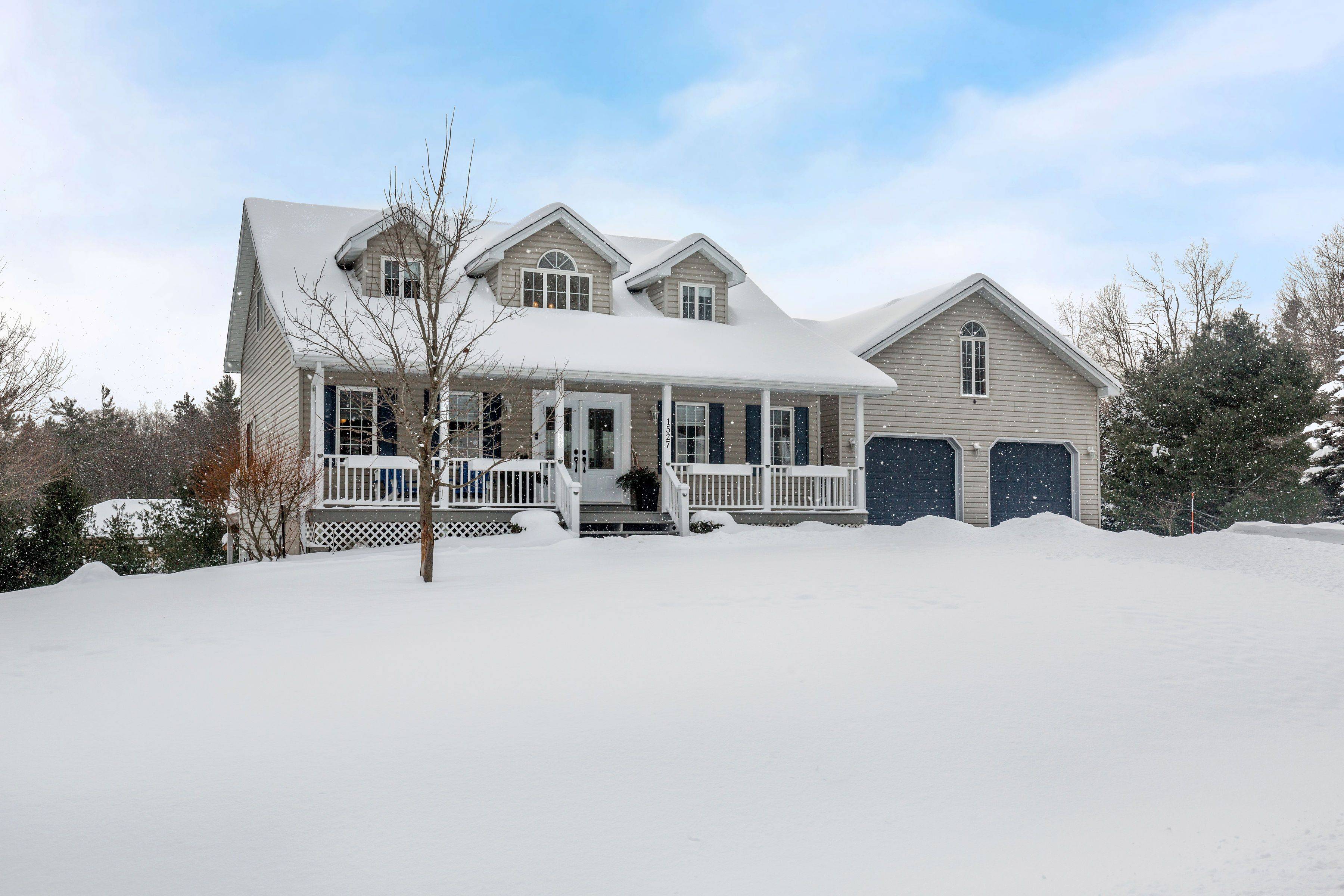 Midland, ON L4R 5K3,1527 Par Four DR