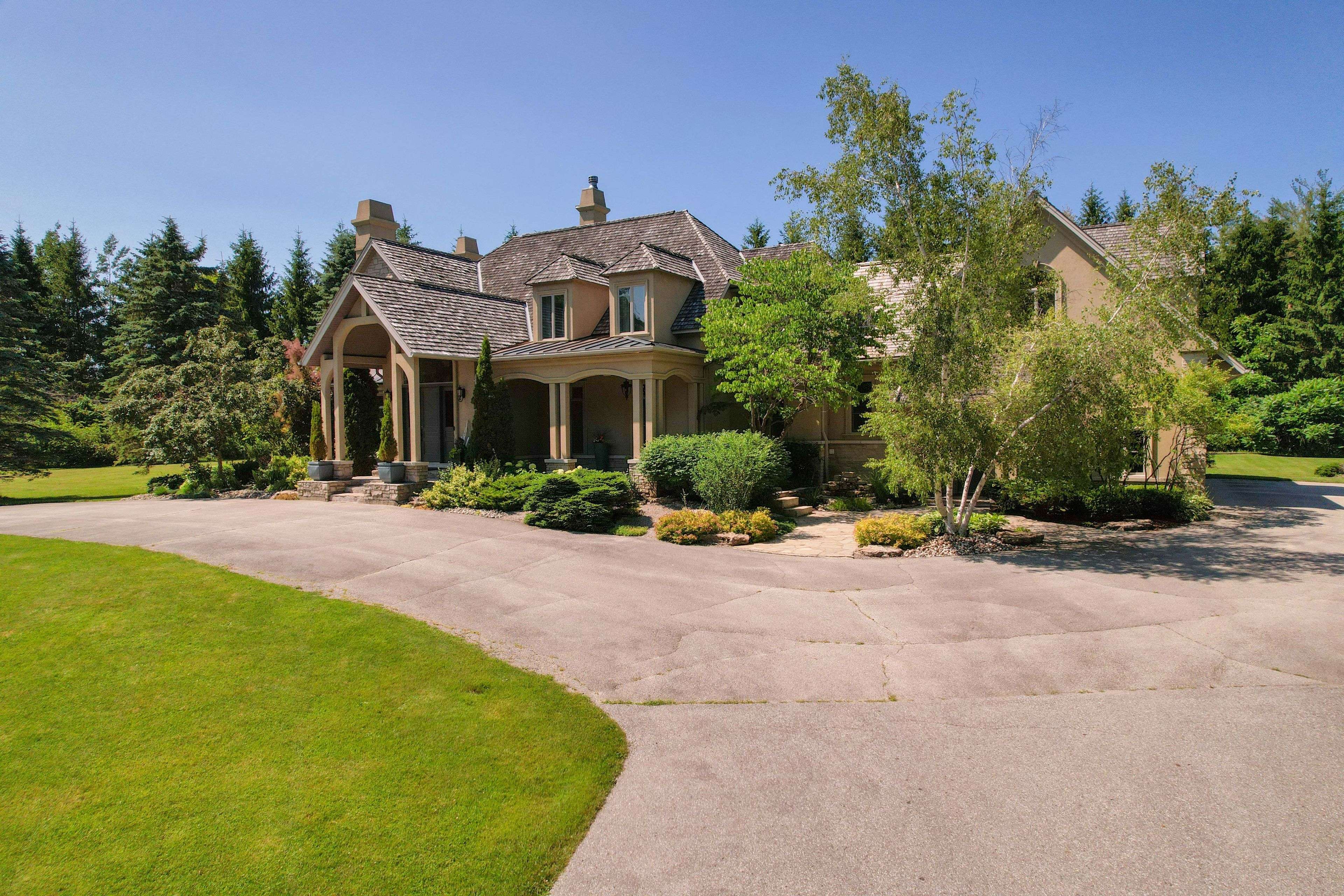 Springwater, ON L9X 0P3,6 Midves CT