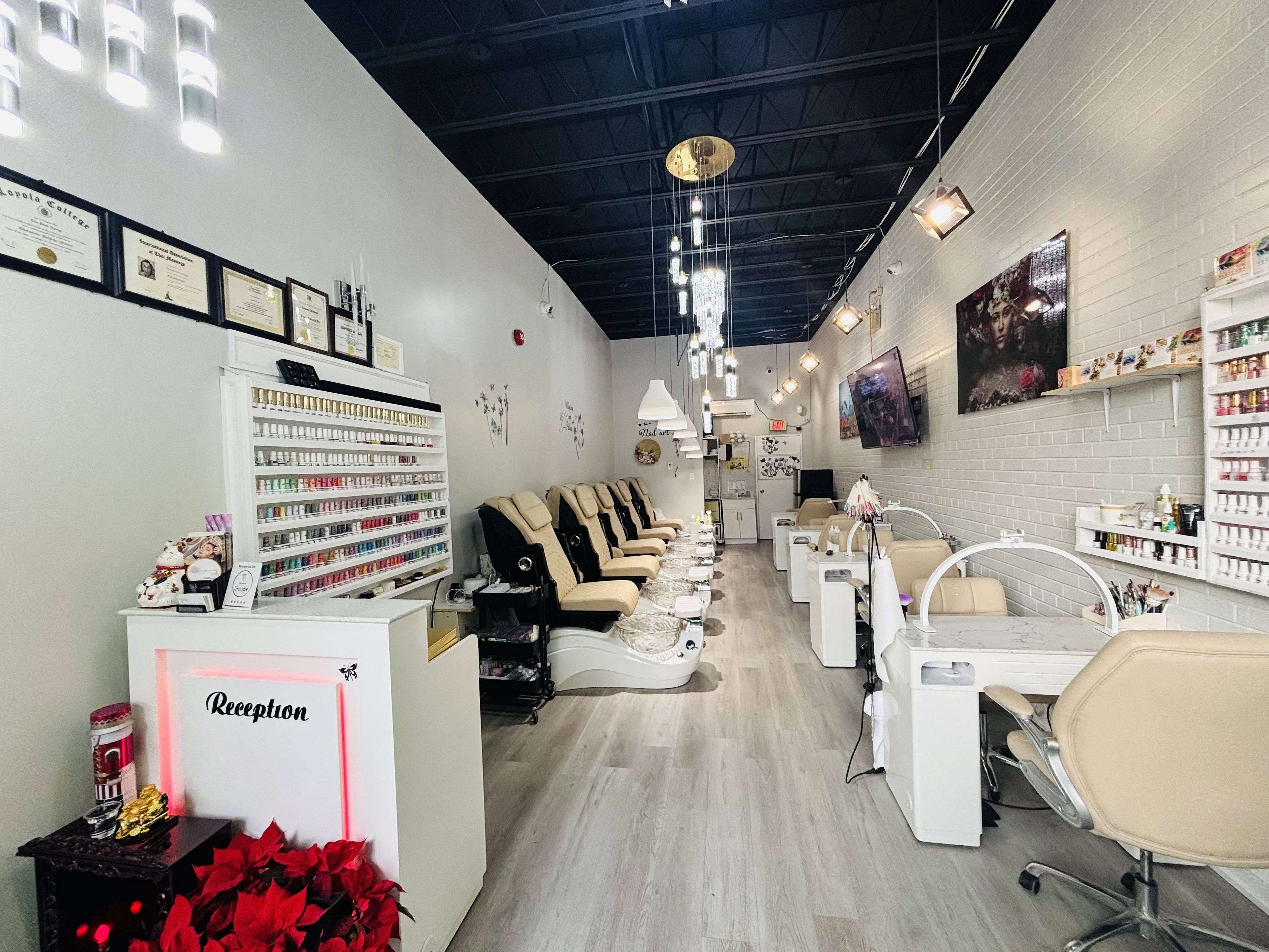 Mississauga, ON L5H 1H3,356A Lakeshore RD W