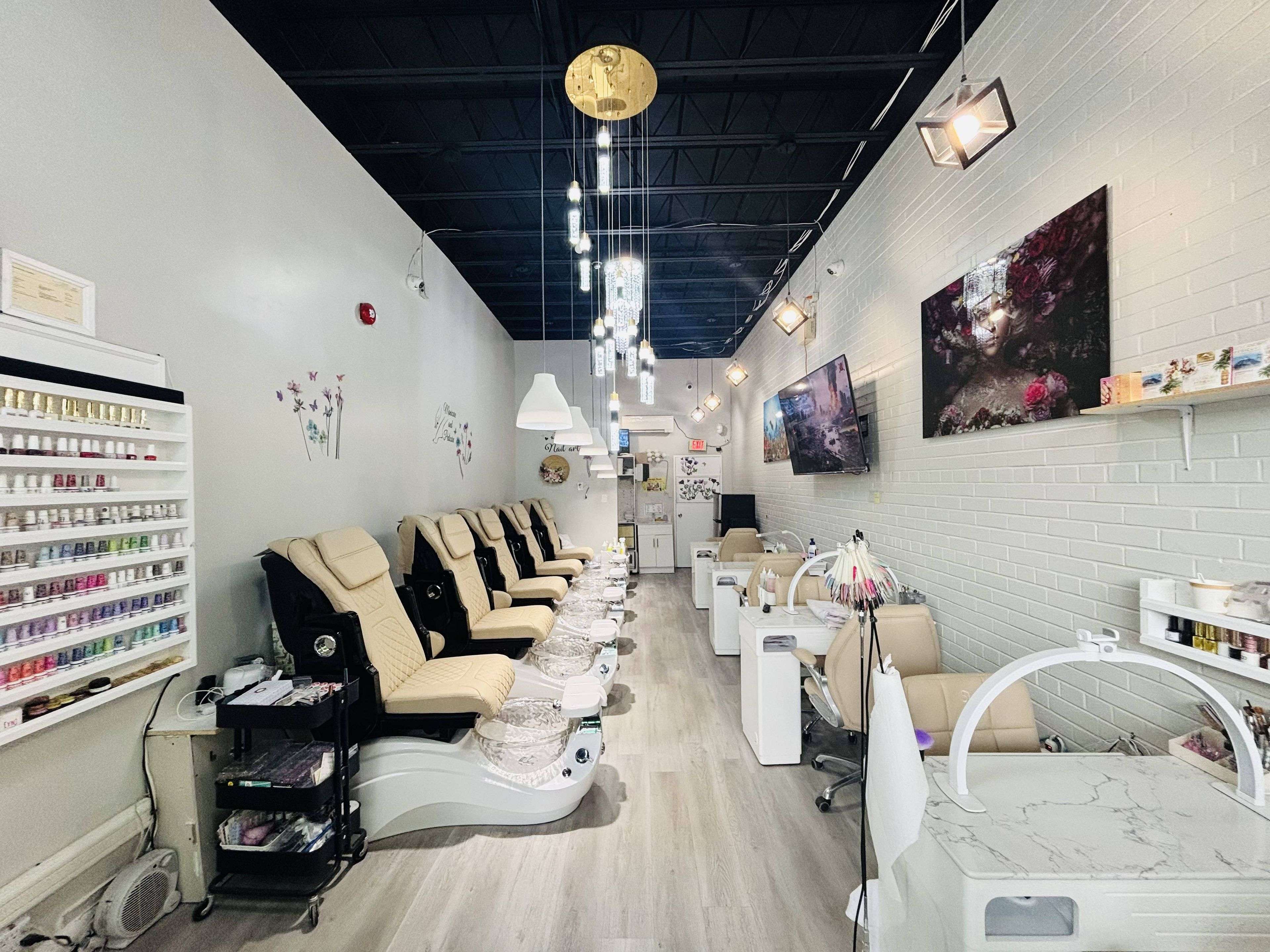 Mississauga, ON L5H 1H3,356A Lakeshore RD W