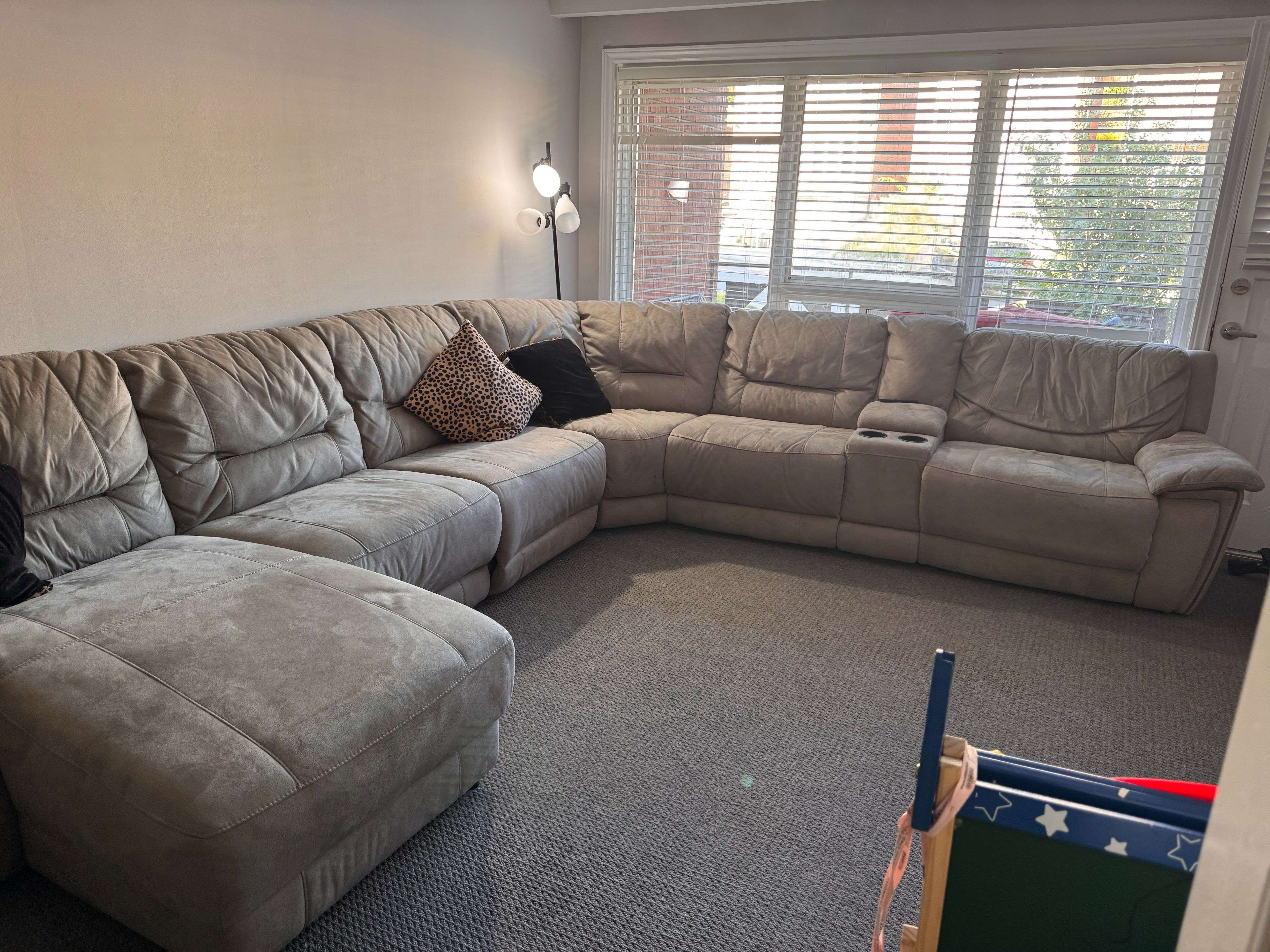 Toronto W03, ON M6E 4V4,538 Caledonia RD