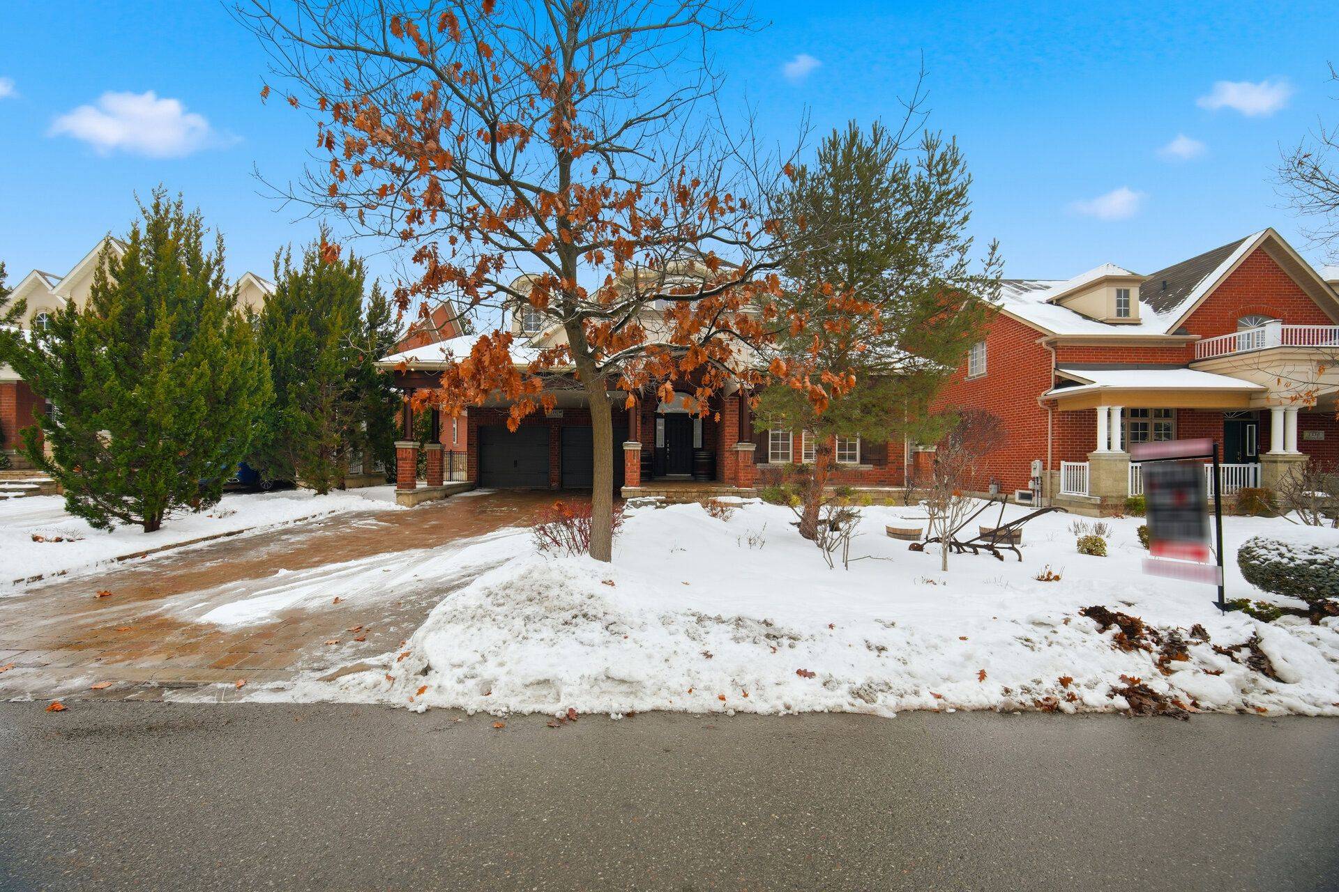 Brampton, ON L6Y 5K8,1592 Hallstone RD