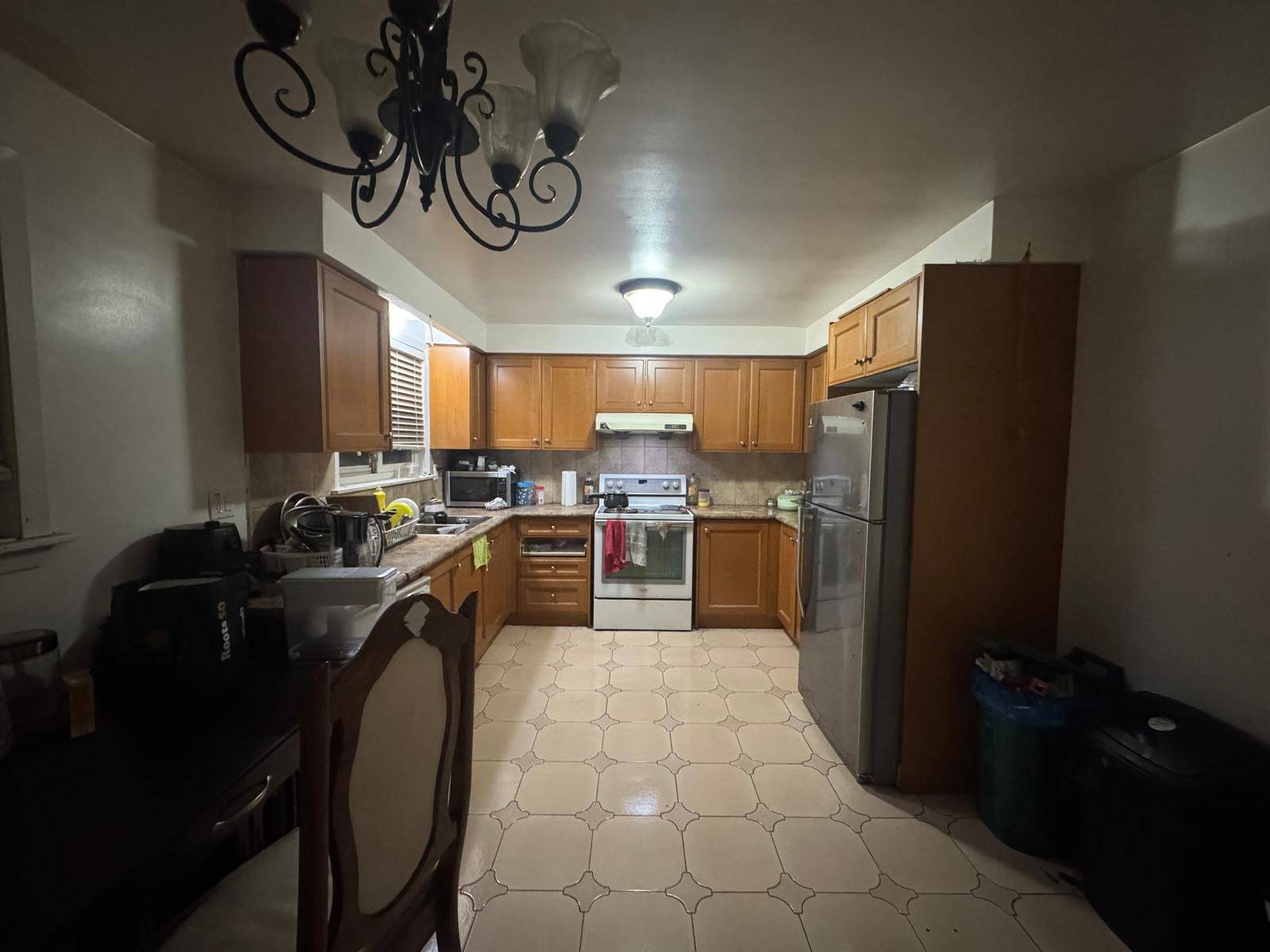 Mississauga, ON L4T 3S1,7523 Middlebrook ST #Upper