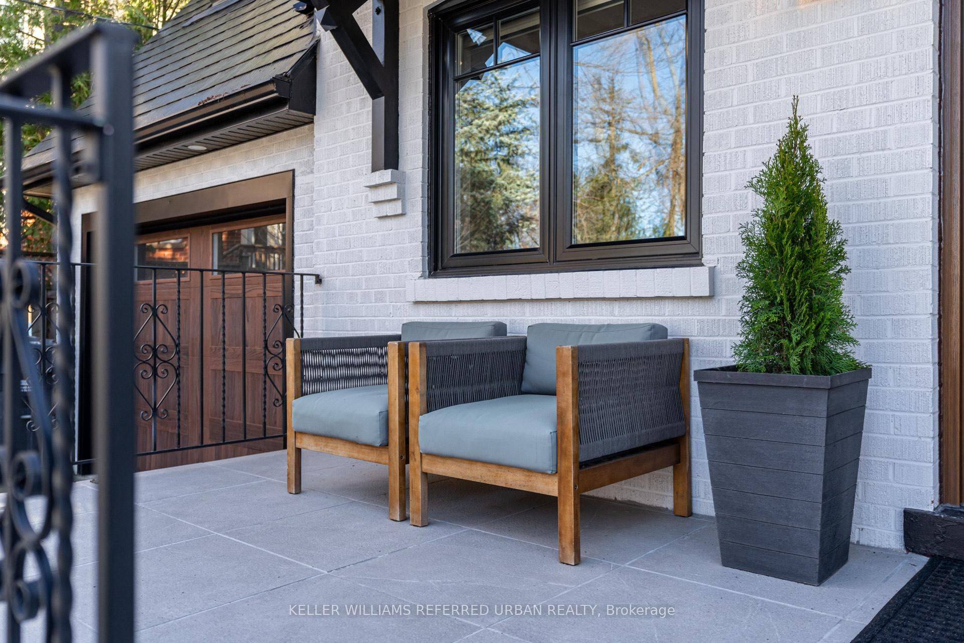 Mississauga, ON L5H 2M5,12 Wesley AVE