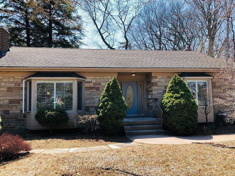 Burlington, ON L7T 2J9,892 Glenwood AVE