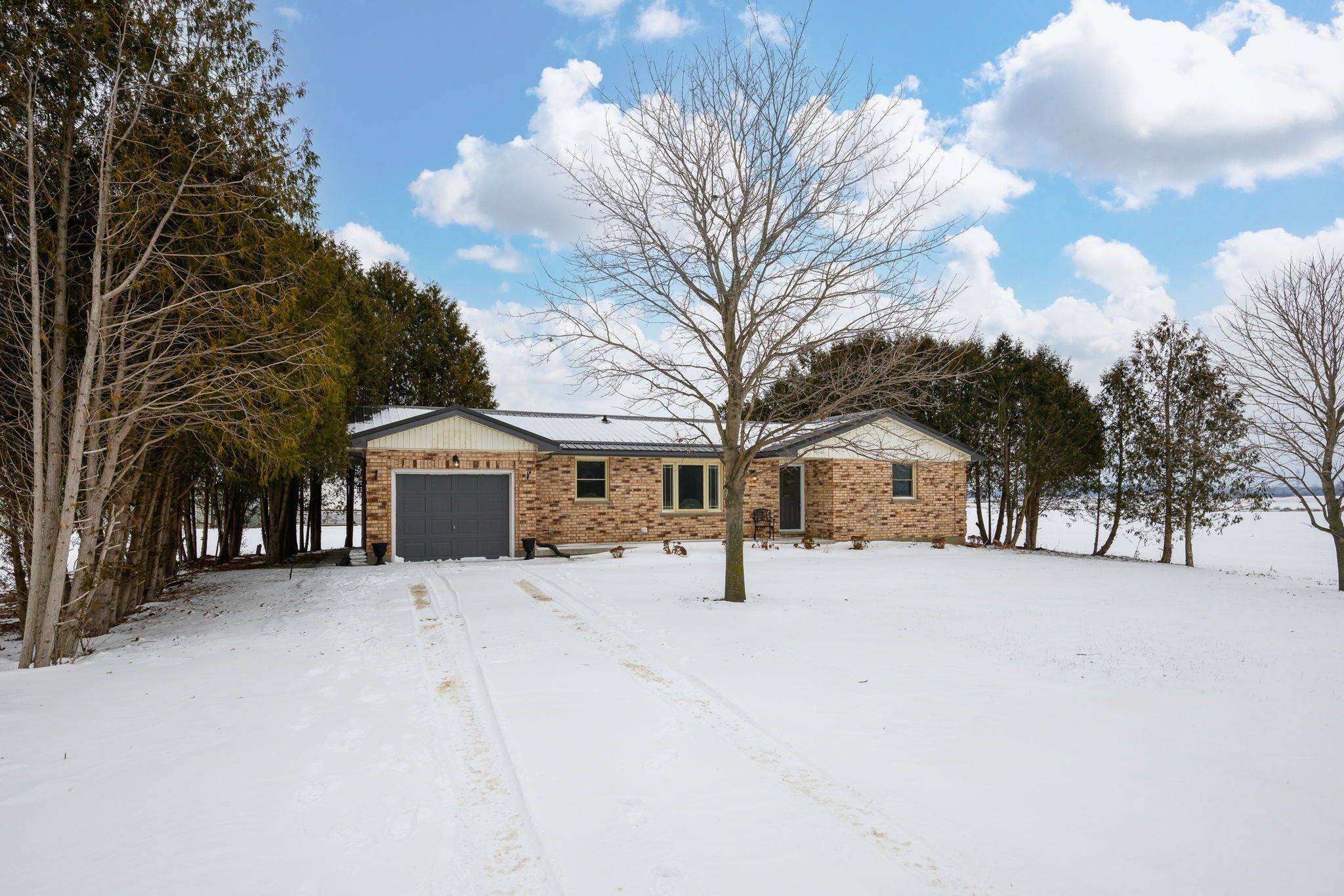 West Elgin, ON N0L 2P0,13904 Graham RD