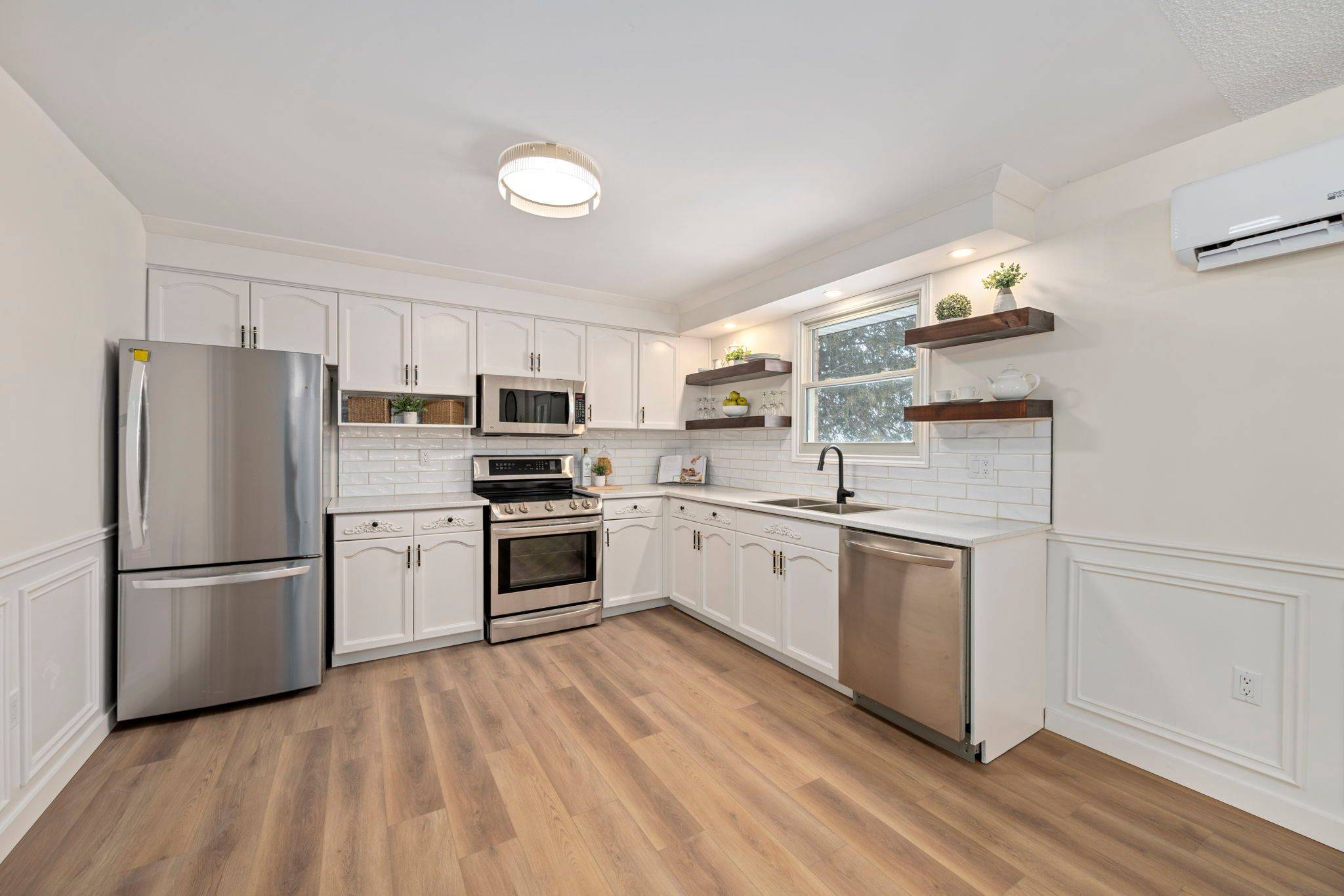 West Elgin, ON N0L 2P0,13904 Graham RD