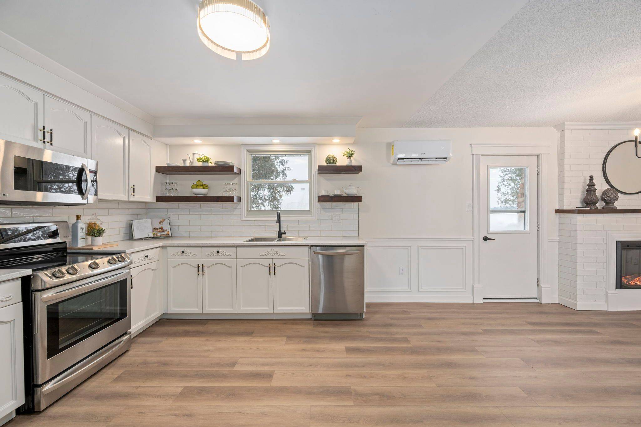 West Elgin, ON N0L 2P0,13904 Graham RD