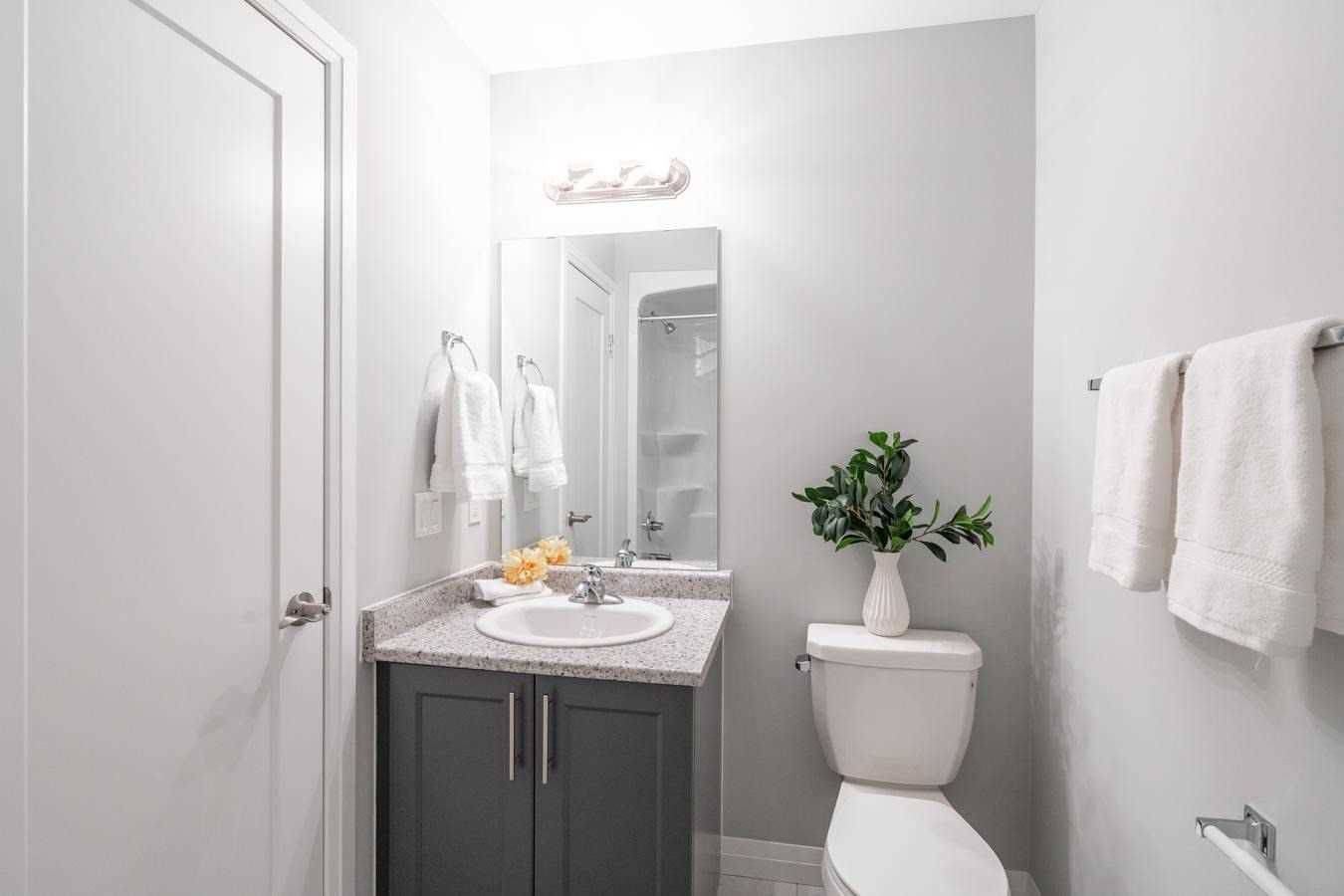 Hamilton, ON L0R 1P0,72 Laguna Village CRES