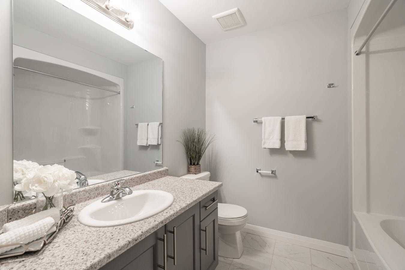 Hamilton, ON L0R 1P0,72 Laguna Village CRES