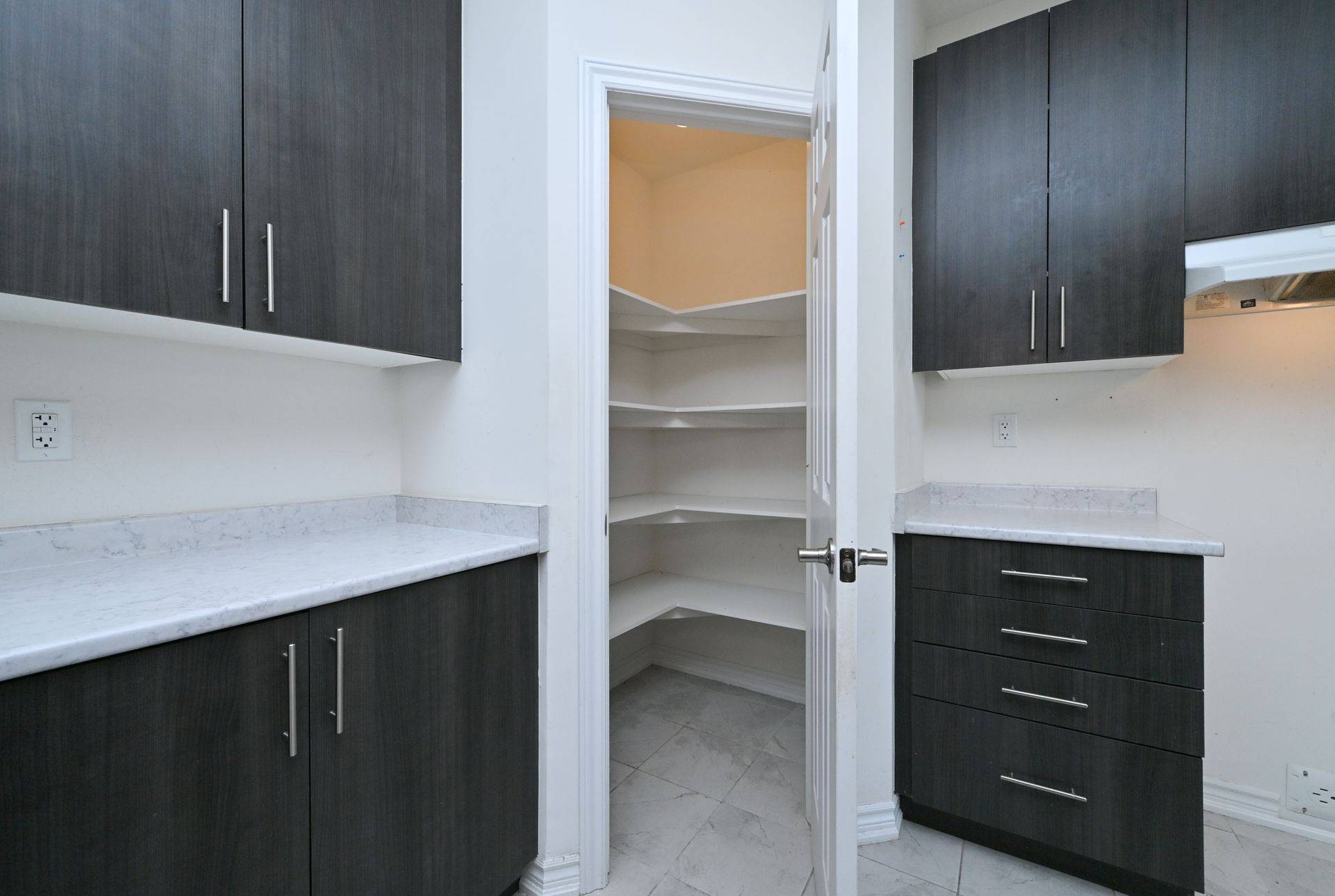 Shelburne, ON L9V 3X5,620 McMullen ST