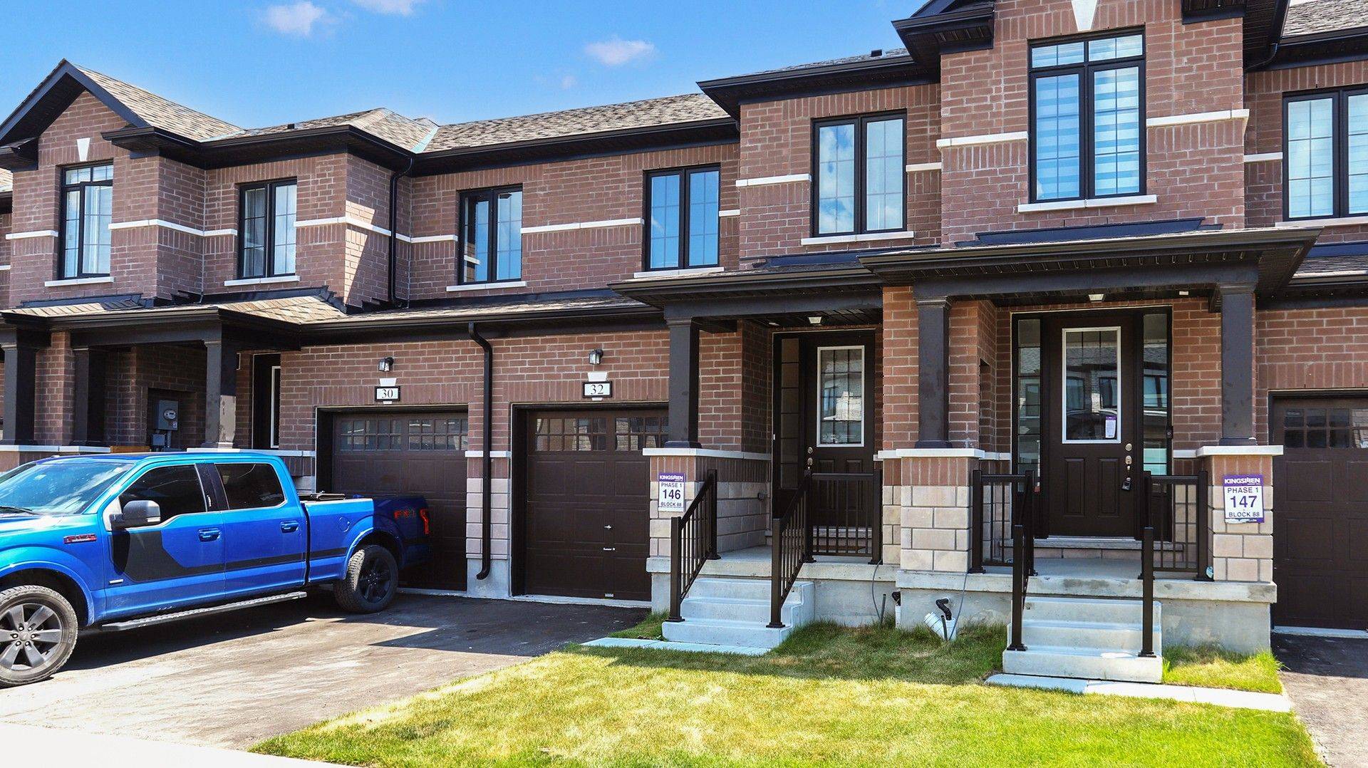 Kawartha Lakes, ON K9V 6C2,32 Keenan ST