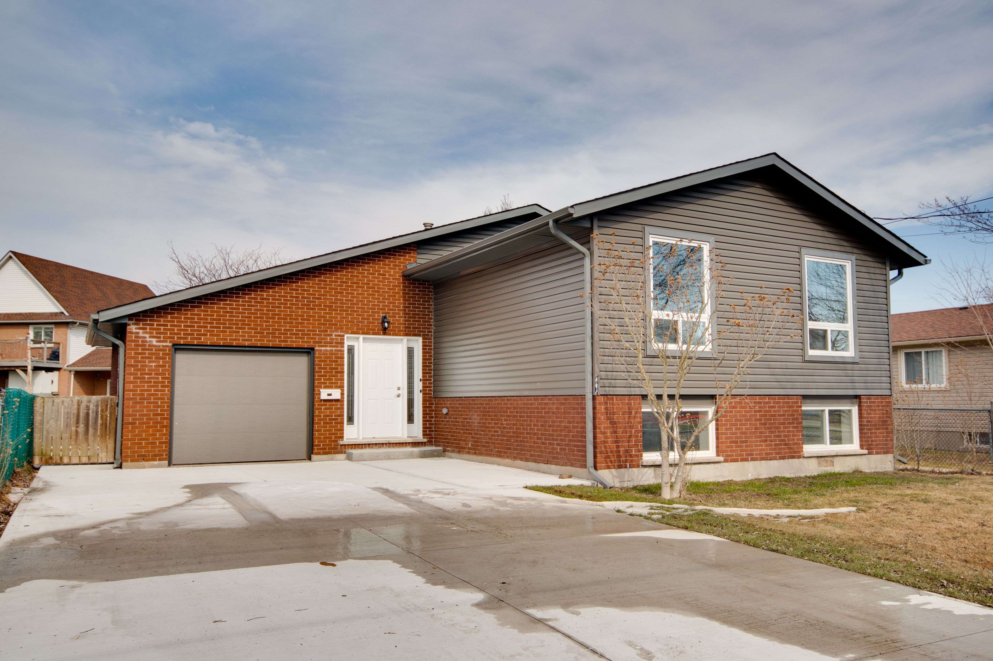 Port Colborne, ON L3K 5Z6,279 Barrick RD #UPPER 1