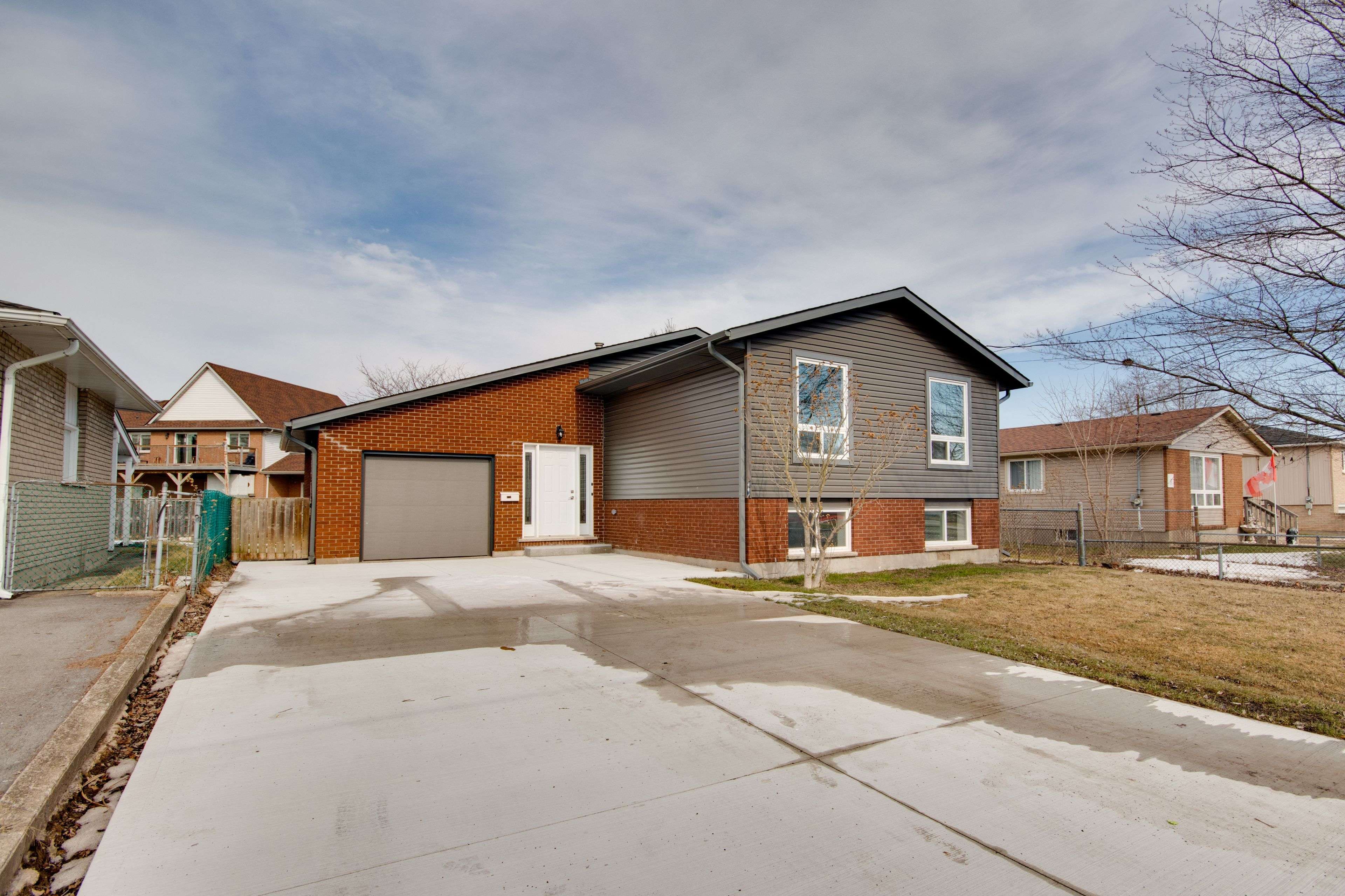 Port Colborne, ON L3K 5Z6,279 Barrick RD #UPPER 1