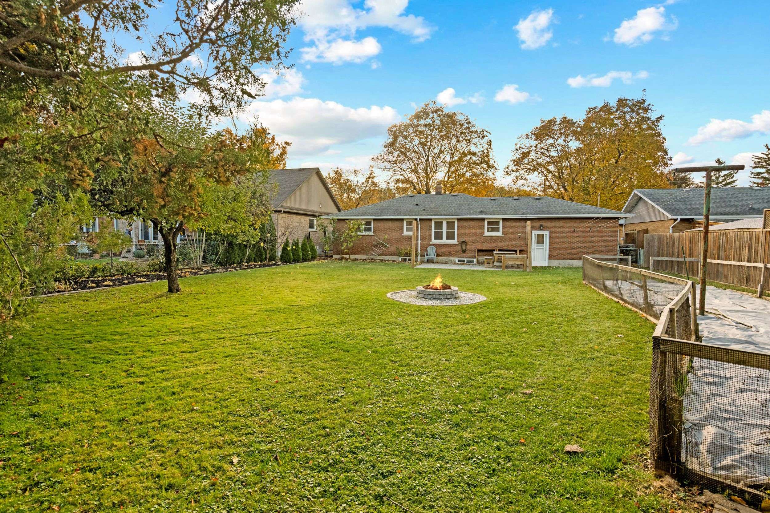 St. Catharines, ON L2M 4S4,19 KENWORTH DR