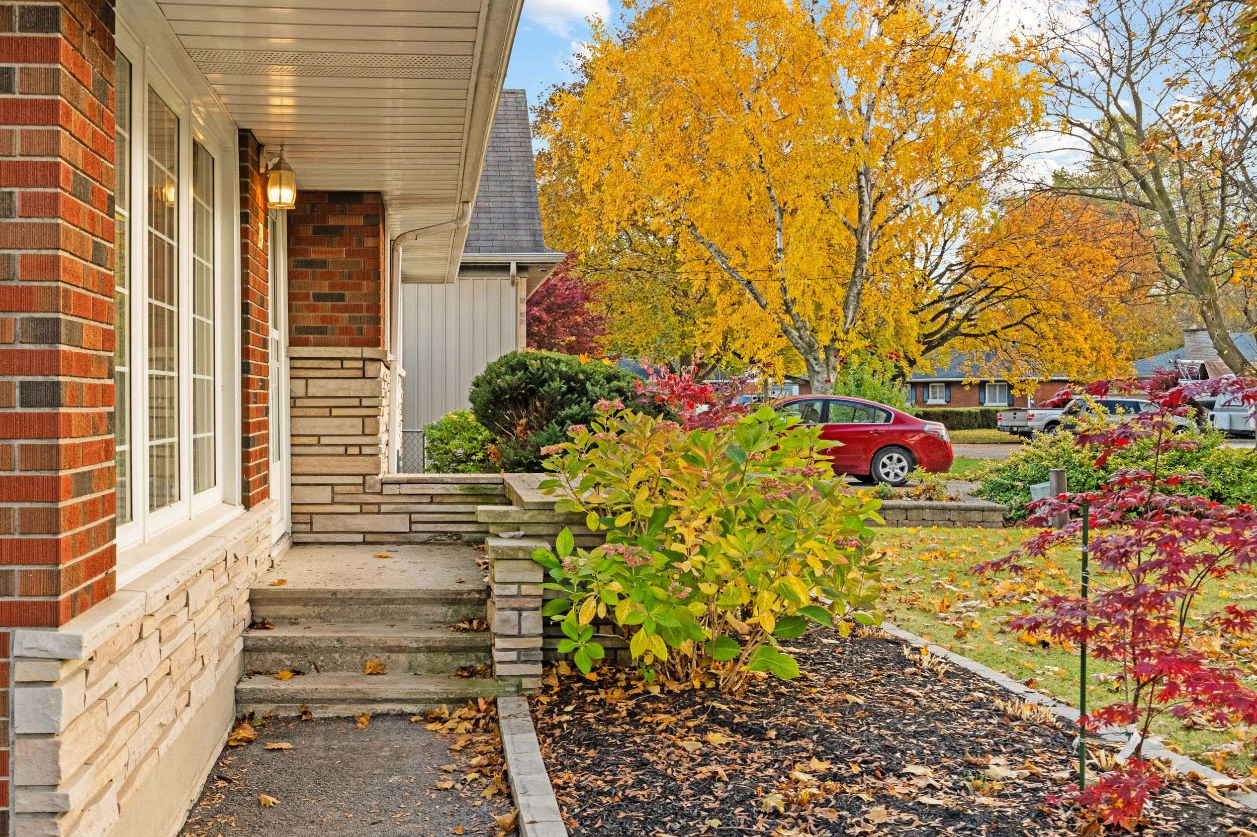 St. Catharines, ON L2M 4S4,19 KENWORTH DR