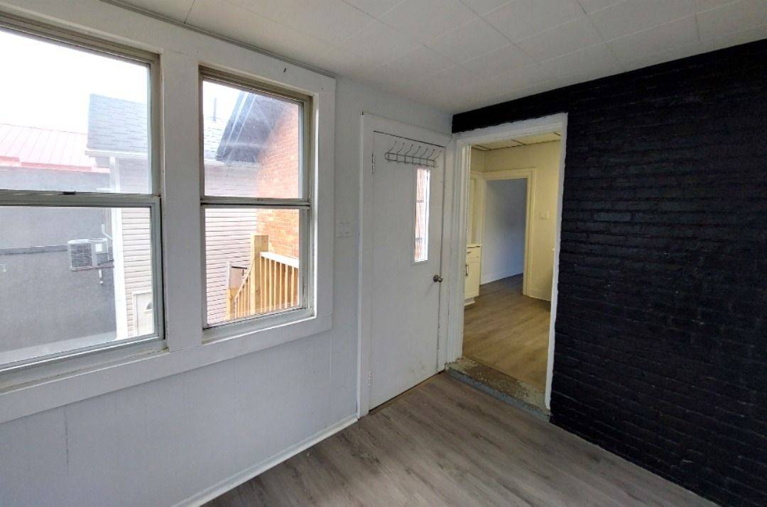 Port Colborne, ON L3K 1S5,130 Main ST E