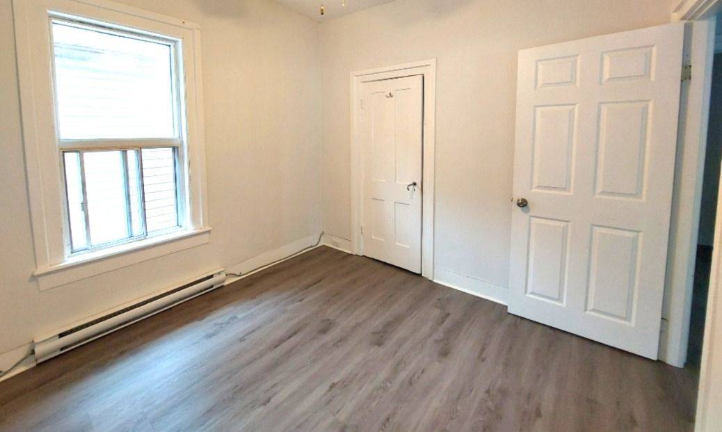 Port Colborne, ON L3K 1S5,130 Main ST E