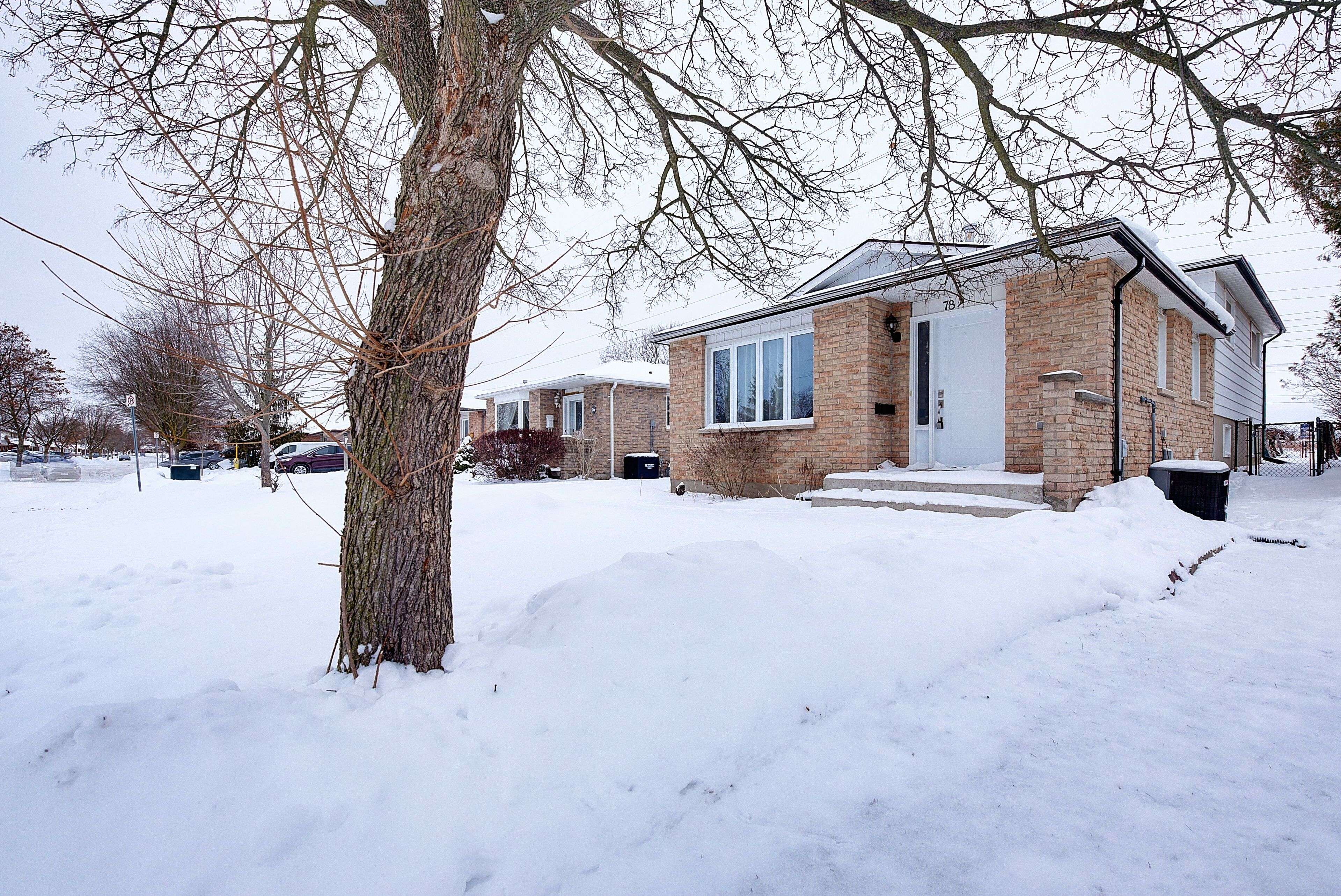 London South, ON N5Z 4L4,78 Lysanda CT