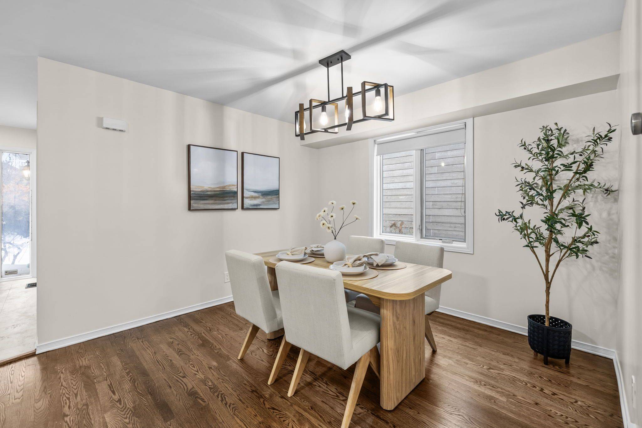 Kanata, ON K2L 3Z6,13 Robarts CRES