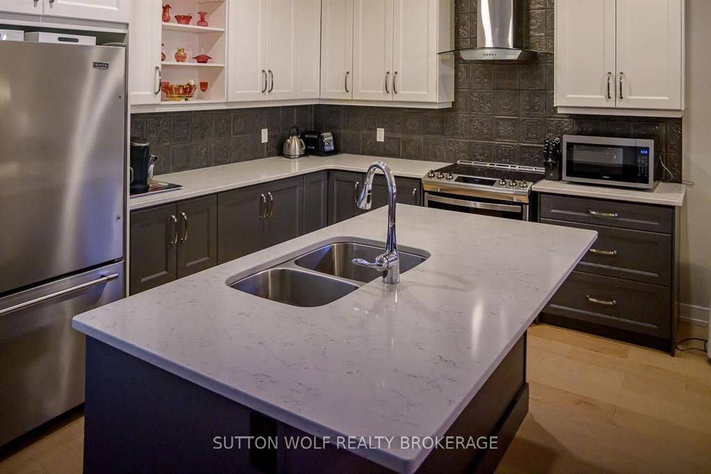 Strathroy-caradoc, ON N7G 0G5,14 Elwood ST