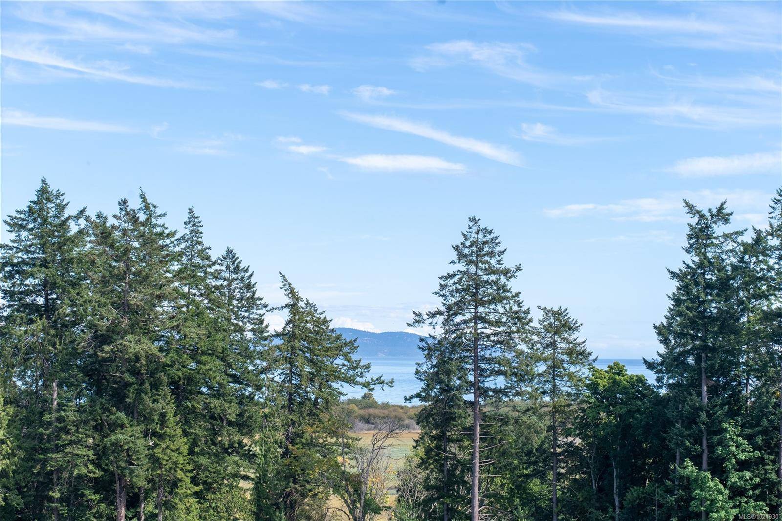 Central Saanich, BC V8M 0C3,747 Old Place Rd #416