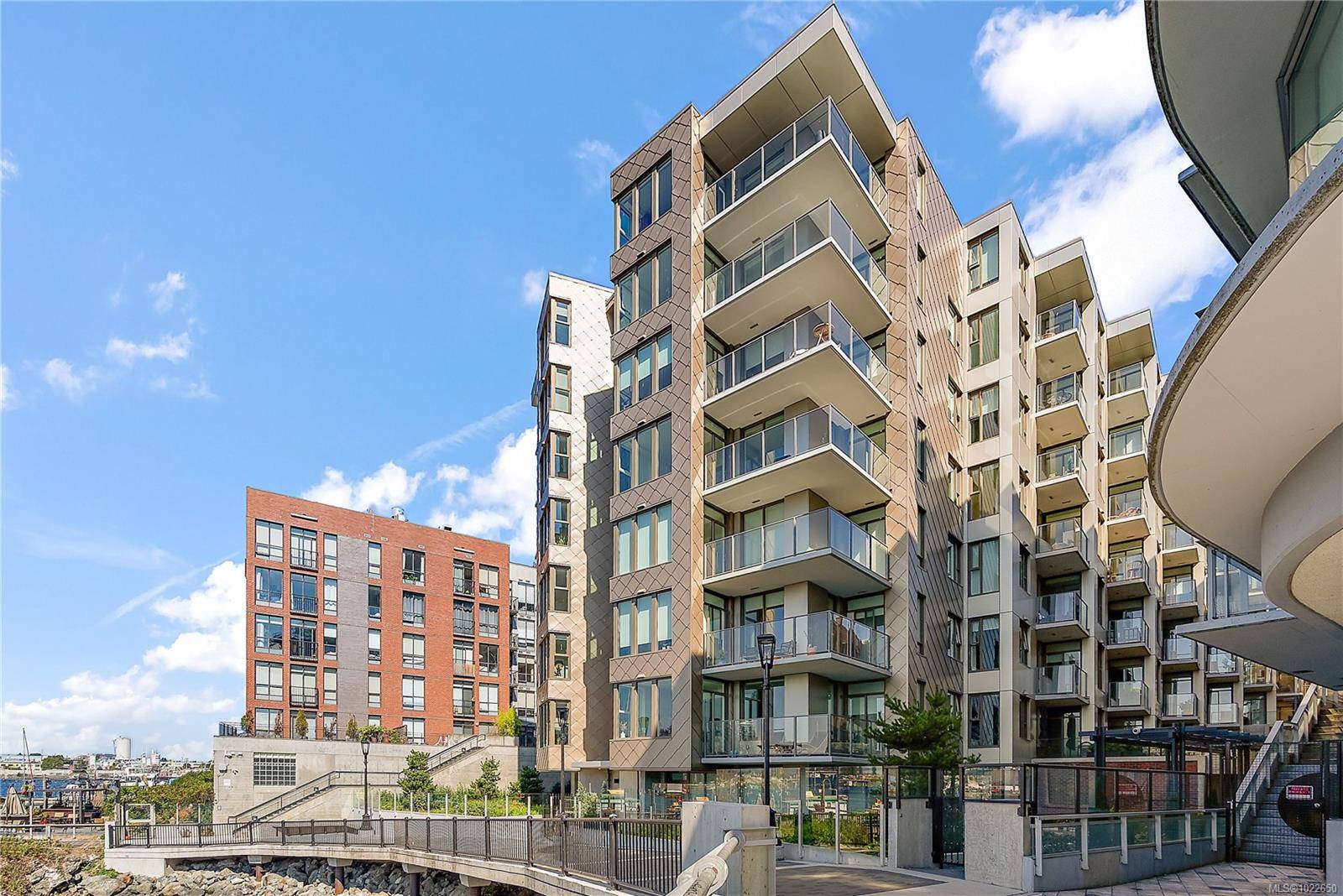 Victoria, BC V8W 3K3,1628 Store St #716