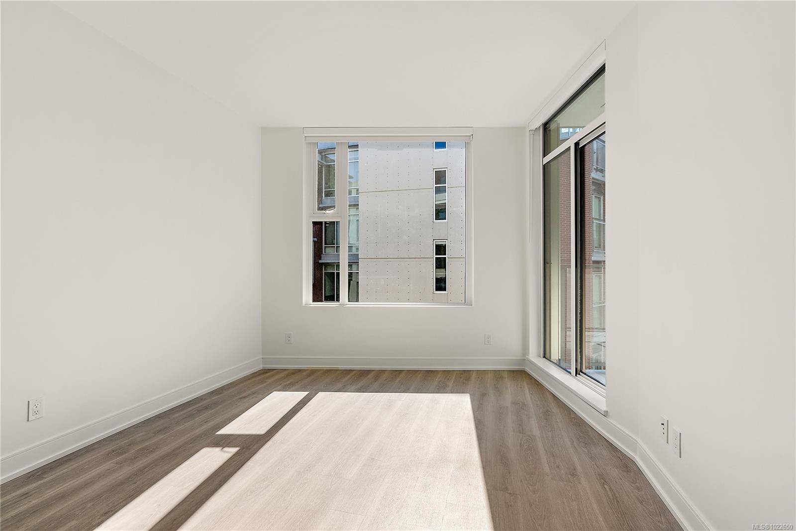 Victoria, BC V8W 3K3,1628 Store St #716