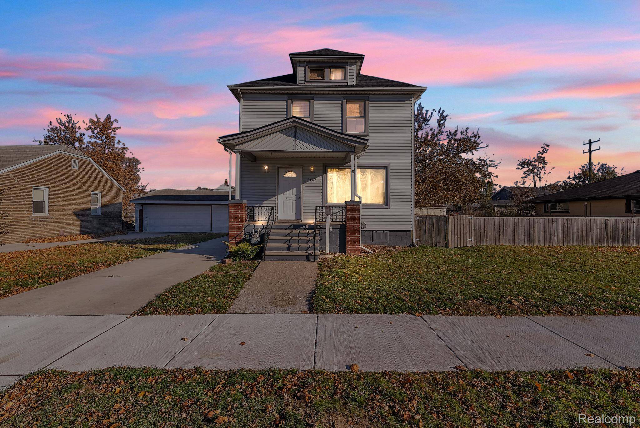 Lincoln Park, MI 48146,1566 University AVE