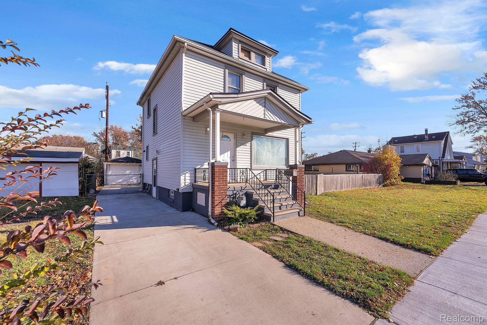 Lincoln Park, MI 48146,1566 University AVE