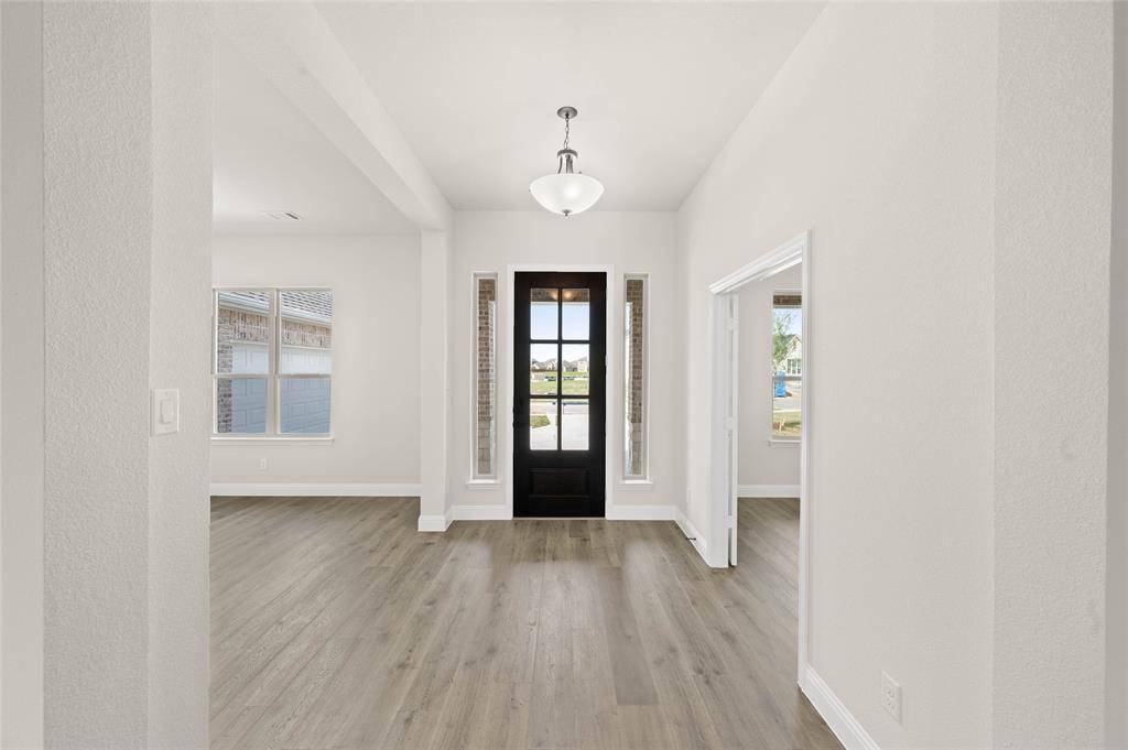 Desoto, TX 75115,951 Richard Pittmon Drive