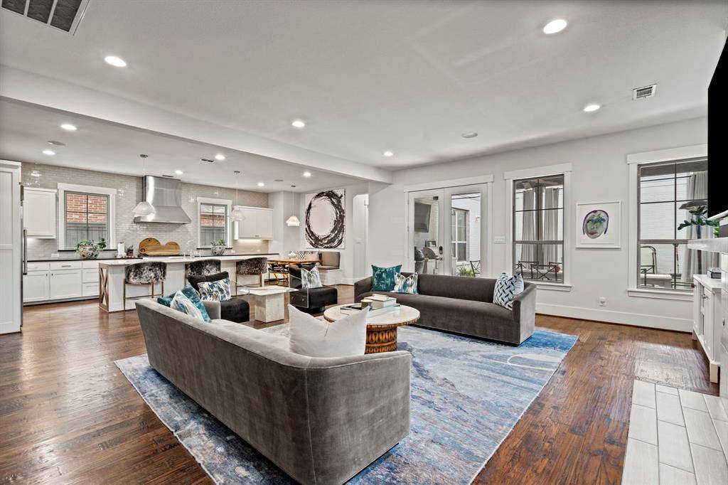 Dallas, TX 75214,7102 Coronado Avenue