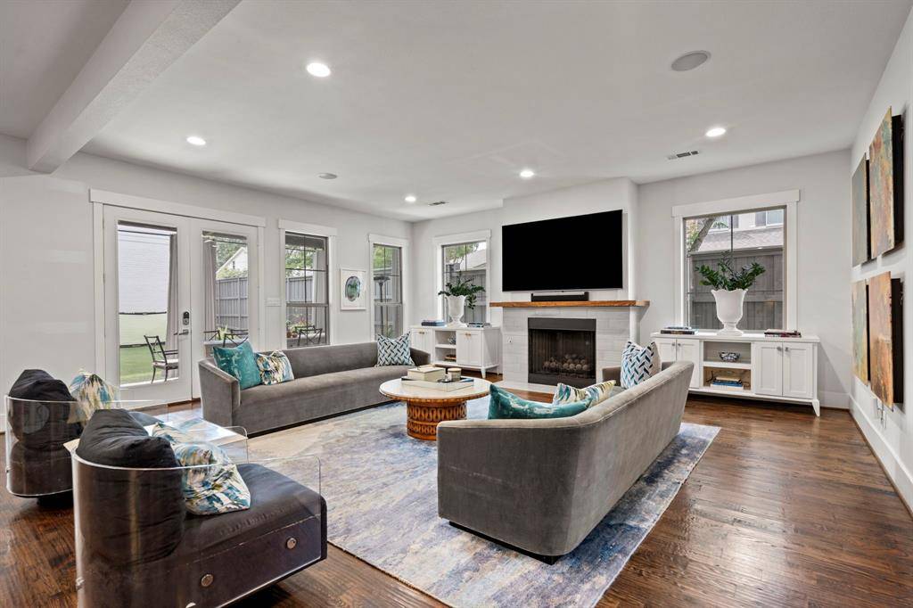 Dallas, TX 75214,7102 Coronado Avenue