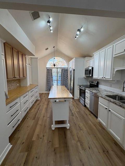 Shreveport, LA 71115,502 Applespice Drive