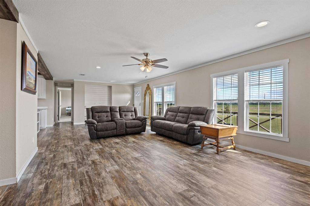 Bells, TX 75414,1717 E Lovers Lane