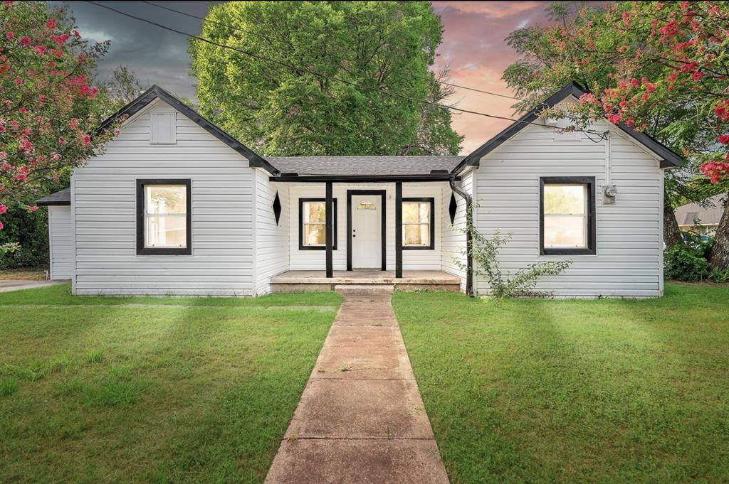 Lacy Lakeview, TX 76705,301 E Craven Avenue