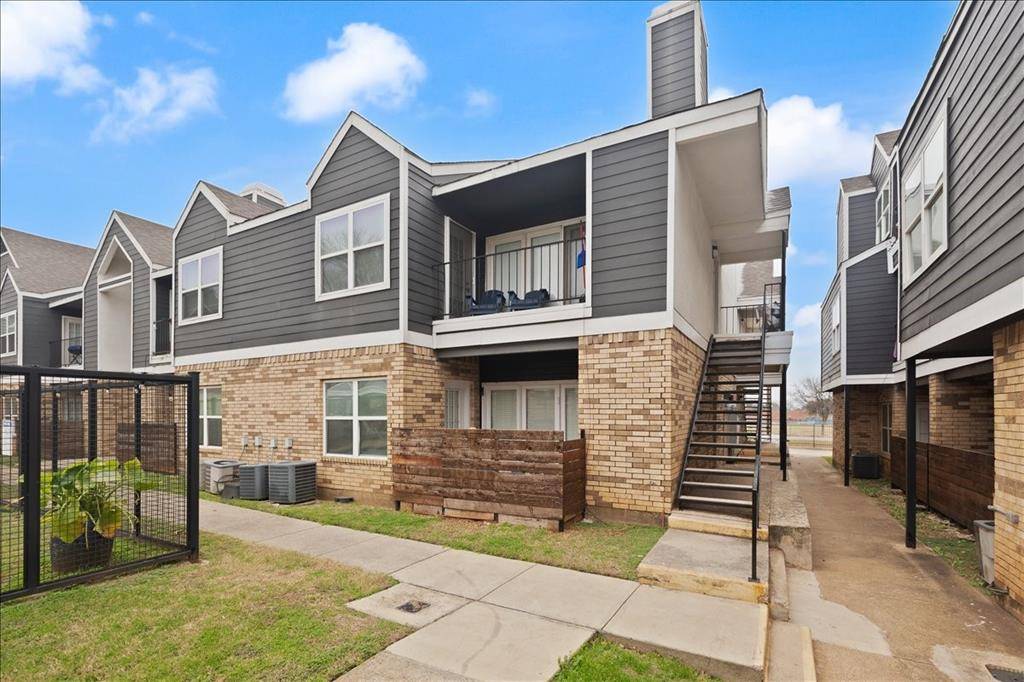 Dallas, TX 75211,1441 Westmount Avenue #211