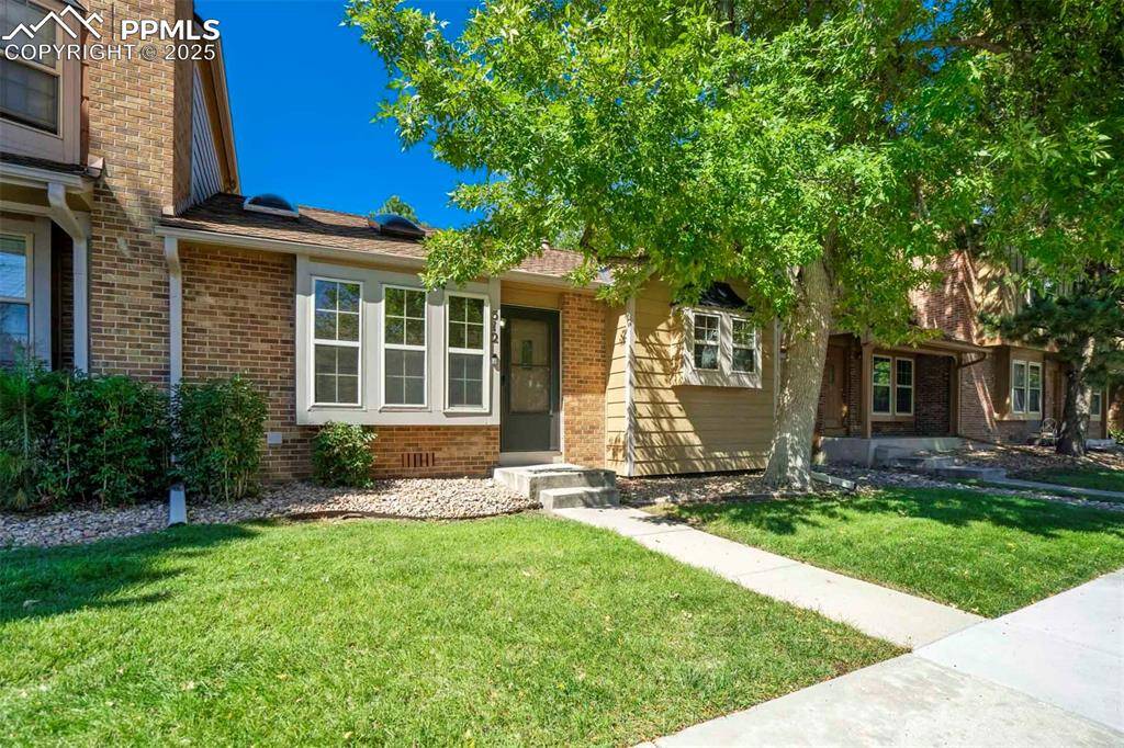 Colorado Springs, CO 80919,512 Rolling Hills DR