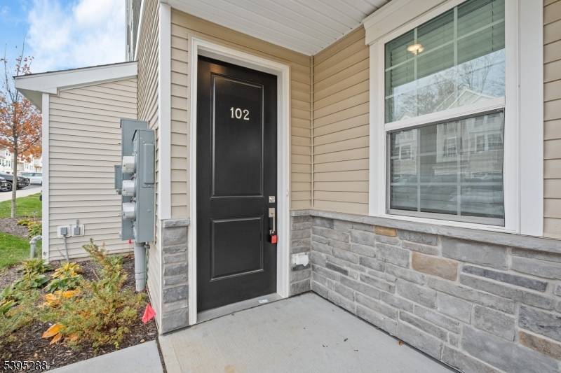 Warren Twp., NJ 07059,102 Iris Ct