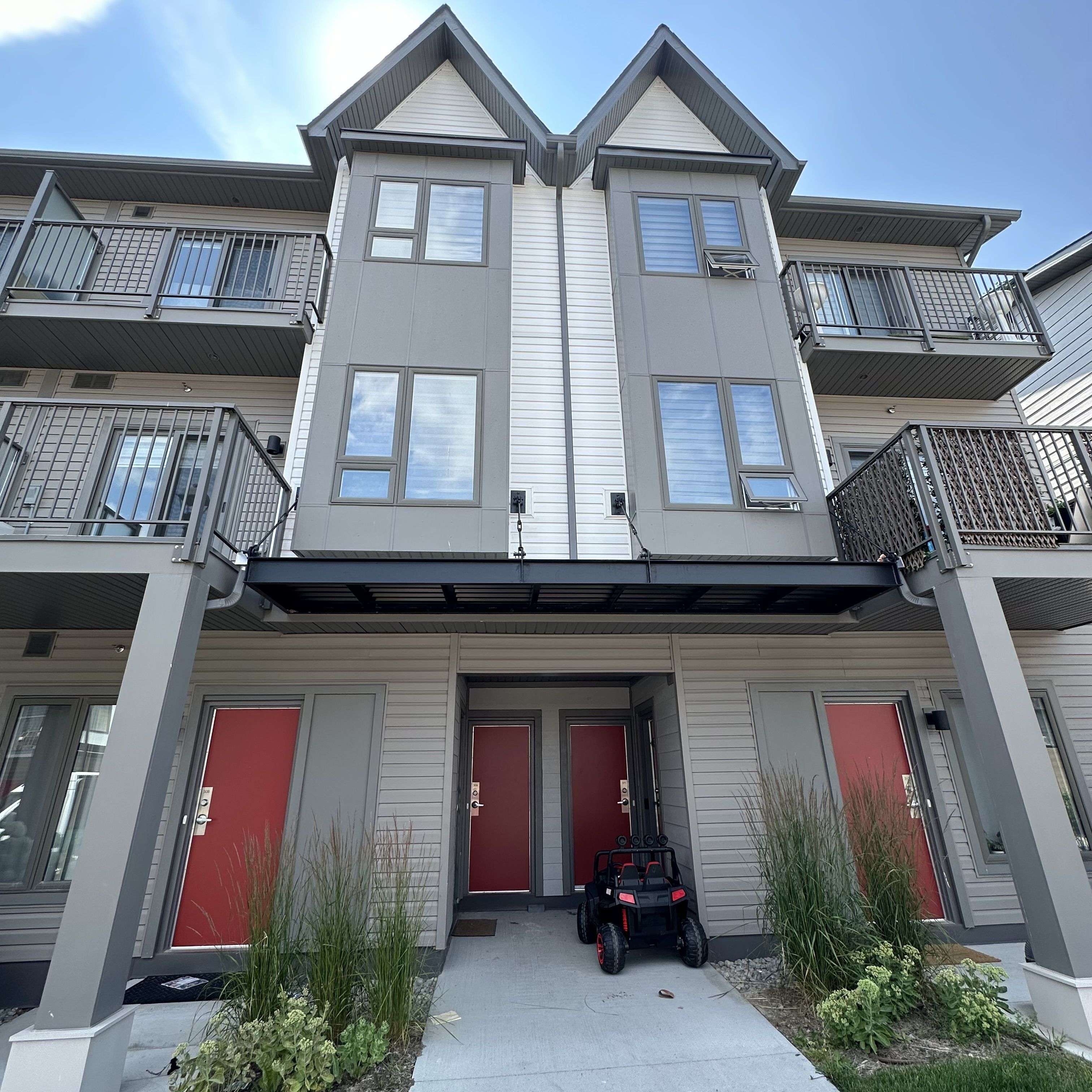 Pickering, ON L1X 0L2,2635 William Jackson DR #311